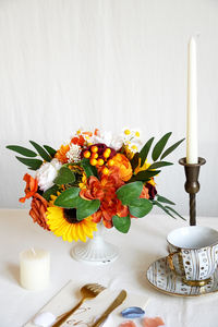 Soie artificielle fleurs simulées boîte-cadeau fête de <span class=keywords><strong>mariage</strong></span> bricolage décoration de la maison Bouquet proposition vraie touche mariée tenant des fleurs - Product Image 2