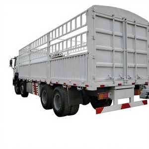 Camión de Transporte de <span class=keywords><strong>Ganado</strong></span> SINOTRUK HOWO 6x4/8x4 <span class=keywords><strong>para</strong></span> Granjas Africanas, <span class=keywords><strong>Jaula</strong></span> Transpirable <span class=keywords><strong>con</strong></span> Baja Tasa de Fallos - Product Image 2