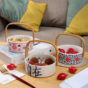 Cesta de frutas de cerámica Master Gu con asa de madera, diseño rojo y azul, para almacenamiento de aperitivos en la sala de estar - Product Image 3