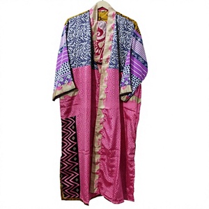 Robe kimono en soie japonaise vintage élégante faite à la main pour femmes, design patchwork d'automne, col en V, fermeture à cordon, manches longues - Product Image 1
