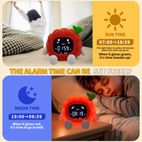 Jam Alarm Berbentuk Buah Pengisian Daya USB Jam Alarm Elektronik Bercahaya Senyap Multifungsi Jam Bangun Samping Tempat Tidur Anak-anak