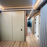 Maison capsule spatiale isolée et étanche, modulaire, préfabriquée, portable, petite maison pour hôtel de villégiature et projet Airbnb