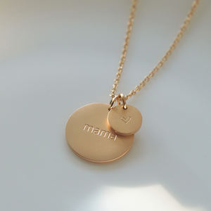 Bijoux de maman personnalisé en acier inoxydable finition mate plaqué or 18 carats disque breloque pièce de monnaie collier de maman - Product Image 6