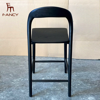Tabouret de bar en bois massif avec dossier bas, chaise de comptoir de style nordique pour restaurant, café, bar, mobilier commercial et hôtelier