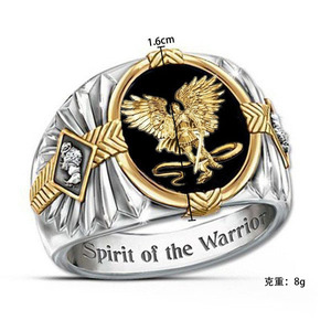 Anello Vintage da Uomo Hip Hop con Totem Indiano, Smalto Nero e Aquila Dorata - Product Image 2