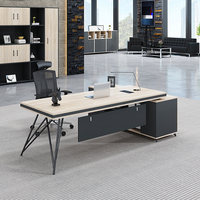 Set Scrivania Direzionale Moderna Minimalista con Sedia, Scrivania Grande per Sala Riunioni, Tavolo Laterale Personalizzabile in MDF
