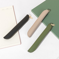 Étui à stylo en cuir simple de couleur unie en PU pour étudiants, papeterie de bureau, protection contre la perte
