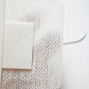 無菌医療用外科用粘着性創傷ドレッシング吸収パッド付き不織布ケアドレッシングメーカー工場価格 - Product Image 4
