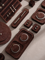 Stand Display Perhiasan Cokelat Tua dari Kain Felt, Organizer Kalung Anting, Alas Foto, Perlengkapan Display Livestream, Kapasitas 500g