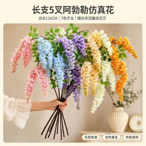 Guirlandes de fleurs artificielles dorées en forme de glycine pour décoration de plafond de mariage et aménagement intérieur - Collection Château des Rêves - Product Image 2