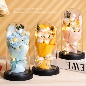La Belle et la Bête, boîte cadeau de la Saint-Valentin avec fleurs LED éternelles, roses éternelles en savon, roses préservées sous cloche en verre - Product Image 3