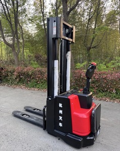 Chariot élévateur à palettes électrique compact avec capacité de 1,5 tonne, hauteur de levage de 5500 mm, type marcheur, auto-chargeur - Product Image 3