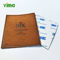 Étiquette en PU brodée et gaufrée de haute qualité, écologique, avec transfert thermique, taille personnalisée pour accessoires vestimentaires