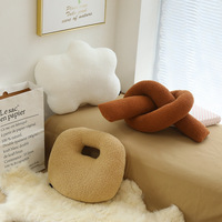Coussin en Polyester Géométrique Design Moderne Chaud Créatif Teddy Velours Bureau Photographie Props Boule Tissé Noeuds Coussin