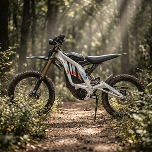Moto tout-terrain Surron Light 72V avec batterie au lithium 10KW, système hydraulique complet, moteur haute puissance 10kw offrant une performance exceptionnelle - Product Image 4