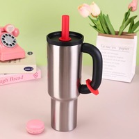 Tumbler Perjalanan Stainless Steel 40oz Kapasitas Besar, Mug Kopi Portabel untuk Luar Ruangan, Dilengkapi Sedotan dan Aksesoris, Botol Air Motif Kartun