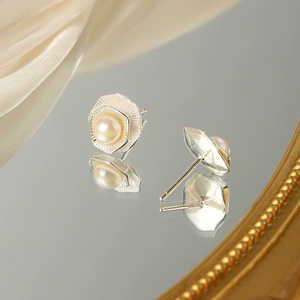 Boucles d'oreilles clous exquises en argent sterling S925 avec perles naturelles - Product Image 4