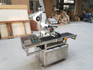 Étiqueteuse automatique auto-adhésive avec chargeur de radiomessagerie Enveloppe de sac en plastique Masques de radiomessagerie Boissons Produits chimiques - Product Image 3