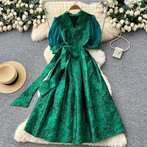 Robe Jacquard pour femme de bureau, de qualité supérieure, élégante, à manches lanternes, col en V, taille cintrée - Product Image 6