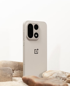 <span class=keywords><strong>OnePlus</strong></span> 15 5G ROM Globale con Display AMOLED 1.5K da 6.78" a 120Hz, Snapdragon 8 Elite Gen 5, Tripla Fotocamera da 50MP - Product Image 1