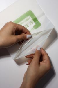 Bolsas con cremallera compostables <span class=keywords><strong>para</strong></span> <span class=keywords><strong>ropa</strong></span>, embalaje grueso de plástico biodegradable de almidón de maíz resellable Pla resistente con impresión personalizada - Product Image 6