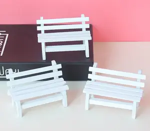 Bigiotteria per mobili all'ingrosso Mini sedia bianca artigianato ornamenti in legno per la casa creativi economici
