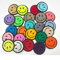 Patch brodé chenille visage souriant personnalisé de 57 mm de diamètre pour décoration de chapeaux et vêtements, à thermocoller sur tissu éponge