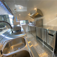 Camion de cuisine mobile au design moderne avec intérieur en acier inoxydable pour la vente de café, de crème glacée et de restauration rapide