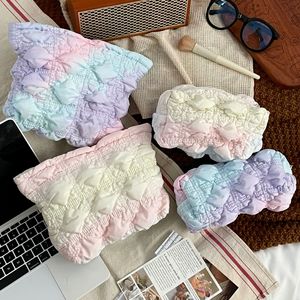 Bong Bóng lưới Cô gái của trái tim trang điểm túi 2025 mới nhăn Túi đám mây công suất lớn chăm sóc da và nhà vệ sinh túi - Product Image 2