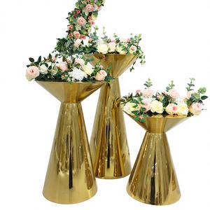 Support floral de mariage moderne doré onirique avec <span class=keywords><strong>verre</strong></span> transparent pour décoration d'événements intérieurs/extérieurs en acier inoxydable - Product Image 1
