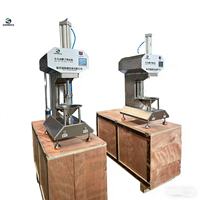 Petite machine verticale de pelage de noix de coco sèche, machine de découpe de noix de coco verte, fixation par griffe pneumatique, machine de pelage de coque de noix de coco