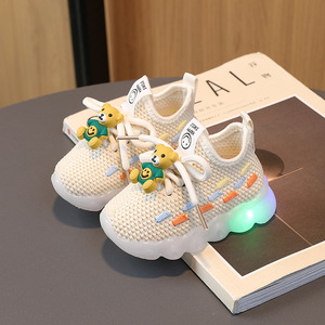 Nouvelles chaussures LED Casual Lovers Femme <span class=keywords><strong>Baskets</strong></span> pour enfants <span class=keywords><strong>Baskets</strong></span> lumineuses avec semelle légère Chaussures lumineuses Garçons et filles - Product Image 2