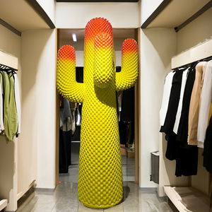 Große Feenbaum-Palmen-Skulptur aus GFK und Harz als Dekoration für Wohnzimmer, Schönheits-Chen-Pflanzen-Bodenornamente für Bekleidungsgeschäfte - Product Image 3