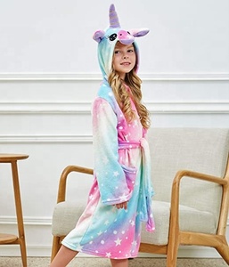 Mameluco <span class=keywords><strong>de</strong></span> franela <span class=keywords><strong>de</strong></span> dibujos animados <span class=keywords><strong>de</strong></span> unicornio y Manta con capucha invierno adecuado <span class=keywords><strong>pijama</strong></span> <span class=keywords><strong>de</strong></span> bebé conjunto <span class=keywords><strong>de</strong></span> ropa <span class=keywords><strong>de</strong></span> cama <span class=keywords><strong>para</strong></span> niños prendas <span class=keywords><strong>de</strong></span> vestir ropa - Product Image 4