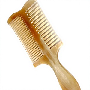 Peigne à cheveux artisanal personnalisable de haute qualité, écologique, noir, pour salon, à grandes dents, style moderne, respectueux de la peau, en buffle - Product Image 1
