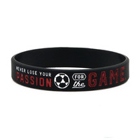 Bracelets de football personnalisés en gros, grande élasticité, étanches, pour adultes, en silicone, bracelets de sport en caoutchouc pour le football