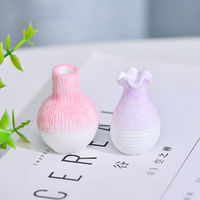 Vase miniature en résine en gros, décoration de maison de poupée, pot de fleurs réaliste peint à la main, accessoire de maison miniature