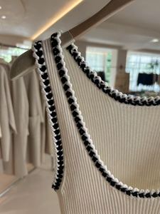 Gilet en laine et tissu unique avec bord crocheté à la main, respirant et anti-rides, design décontracté, logo avant - Product Image 3