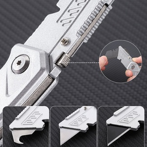 Coltello Multiuso Portatile in Lega di Alluminio con Lama in Acciaio al Carbonio, Design Compatto Pieghevole con Pulsante di Cambio, per Campeggio, Escursionismo e Riparazioni Quotidiane - Product Image 3