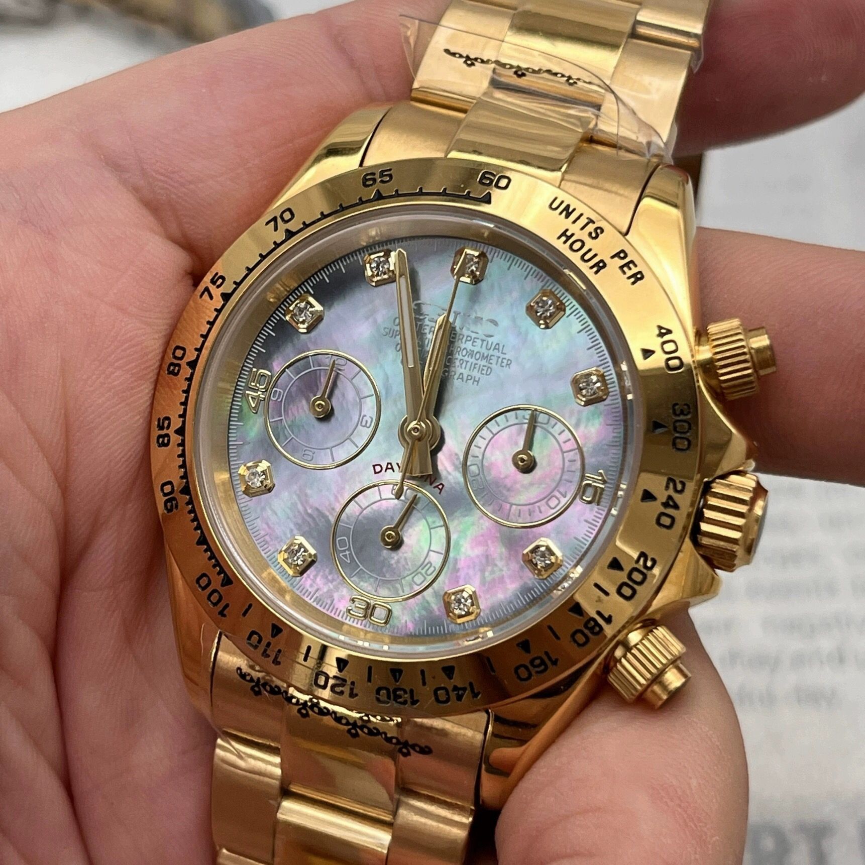 ไข่มุกขาว - ตัวเรือนสีทอง