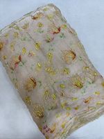 Tissu de soie imprimé luxueux pour les robes de mariée, les robes de soirée et les tenues festives, matière lisse, fluide et de haute qualité