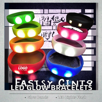 Bracelets lumineux LED personnalisés activés par la musique et le son pour enfants et adultes, parfaits pour les cadeaux de fête avec LED clignotantes