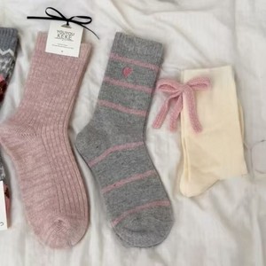Calcetines de media pantorrilla para mujer, estilo coreano, dulces, holgados, térmicos, cálidos, para otoño e invierno, color rosa, gris, con estampado, calcetín largo - Product Image 2