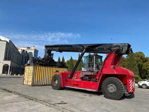 Chariot élévateur à fourche diesel Klamar DRF450 de 45 tonnes d'occasion, fabriqué en Suède, certifié CE, année 2012 - Product Image 2