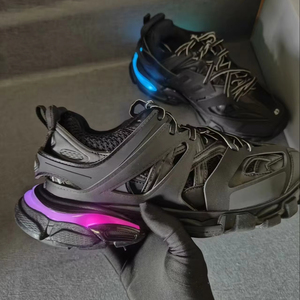 Baskets LED lumineuses épaisses rechargeables, chaussures colorées unisexe en maille respirante, chaussures de course décontractées, chaussures de mode - Product Image 2