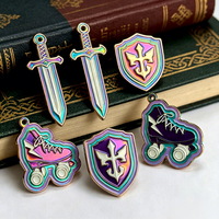 Épingles en émail personnalisées de style antique avec placage arc-en-ciel