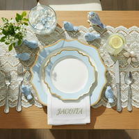 Assiettes à dîner élégantes en céramique bleue avec bordure dorée festonnée - Vaisselle de luxe pour mariage, banquet nuptial, décoration de table pour événements