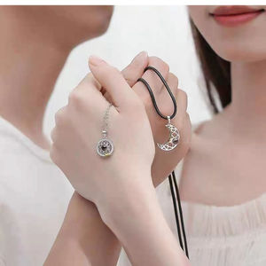 Ensemble de colliers magnétiques Soleil et Lune pour couple, pendentif de projection « <span class=keywords><strong>Je</strong></span> t'<span class=keywords><strong>aime</strong></span> » en 100 langues, collier assorti pour lui et pour elle - Product Image 6