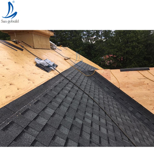 Tuiles de <span class=keywords><strong>toiture</strong></span> <span class=keywords><strong>en</strong></span> fibre de verre noires <span class=keywords><strong>d</strong></span>'Indonésie, matériaux de construction, résistantes à la chaleur, à faible coût - Product Image 1
