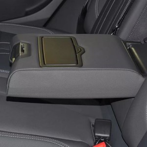 4M0885995A4PK es compatible con los portavasos del reposabrazos trasero de Audi A3, Q5, Q7 y Q8. 4M082330 - Product Image 5